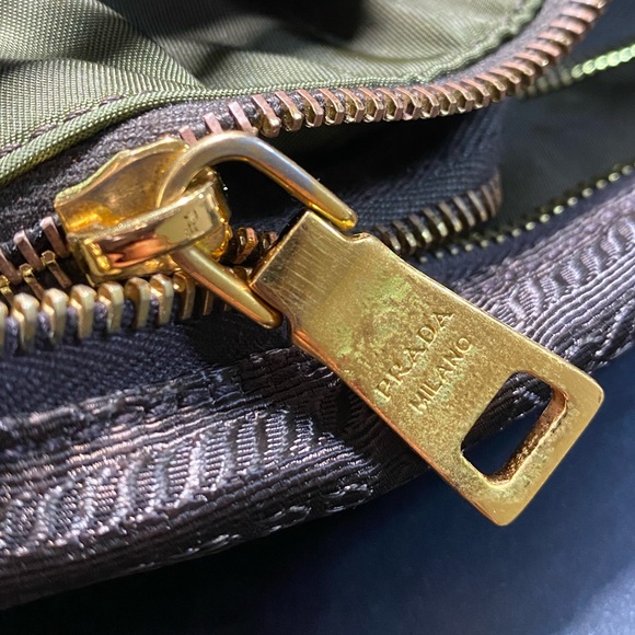 Vintage Prada Tessuto Green Crossbody Shoulder Bag - Picture 14 of 16